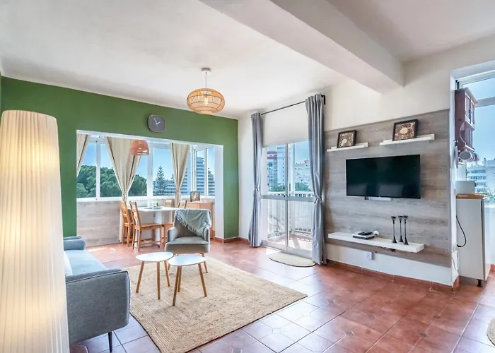 Entire Well Located 3 Bed Seaview Apartment Pass The Keys