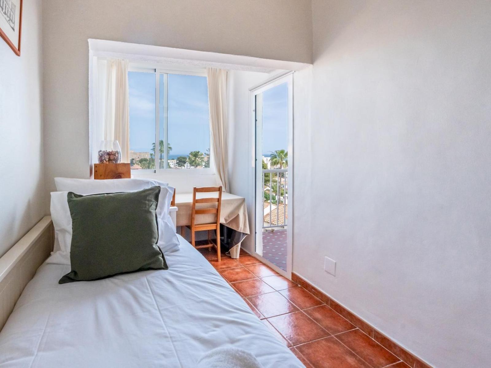Entire Well Located 3 Bed Seaview Pass The Keys Benalmadena
